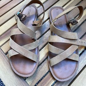TOMS women leather sandal
